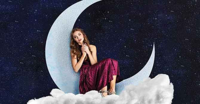 Champagne & Moonbeams
